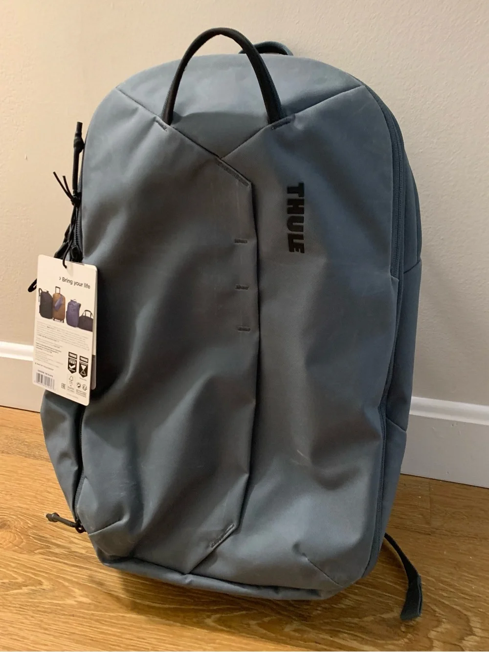 Thule color dark